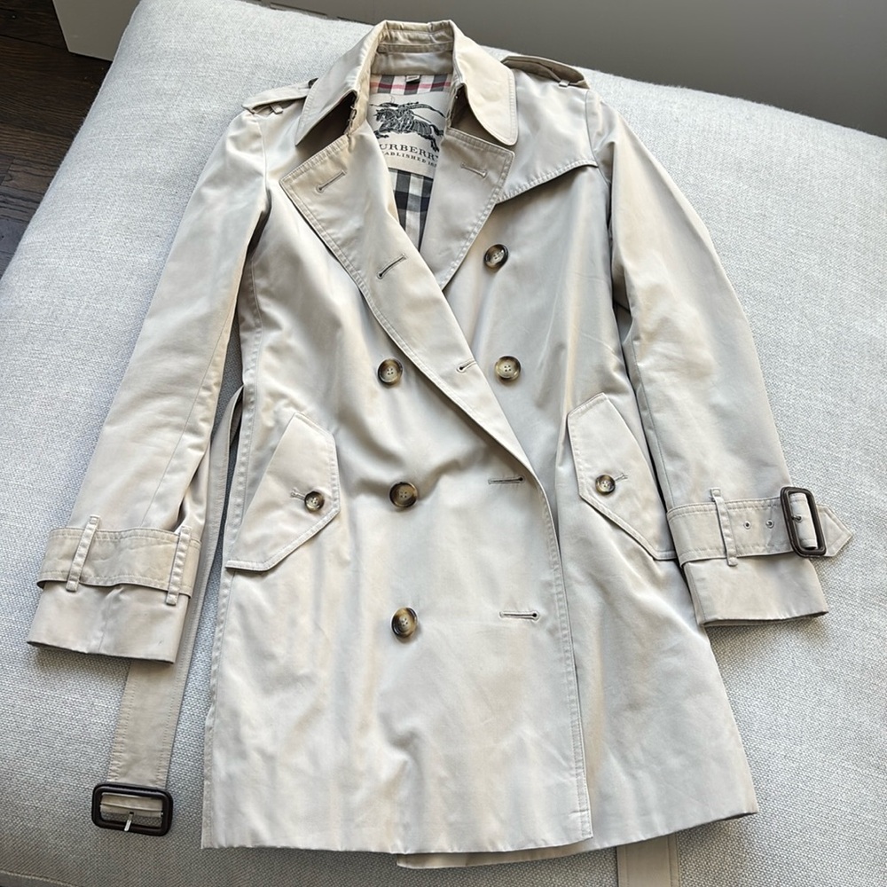Burberry short trench coat, size 2